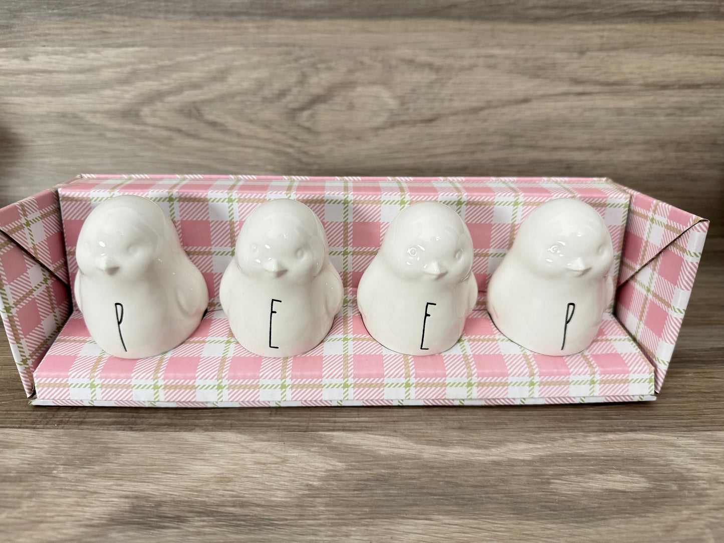 Rae Dunn Peep 4 Little Chicks Figurine