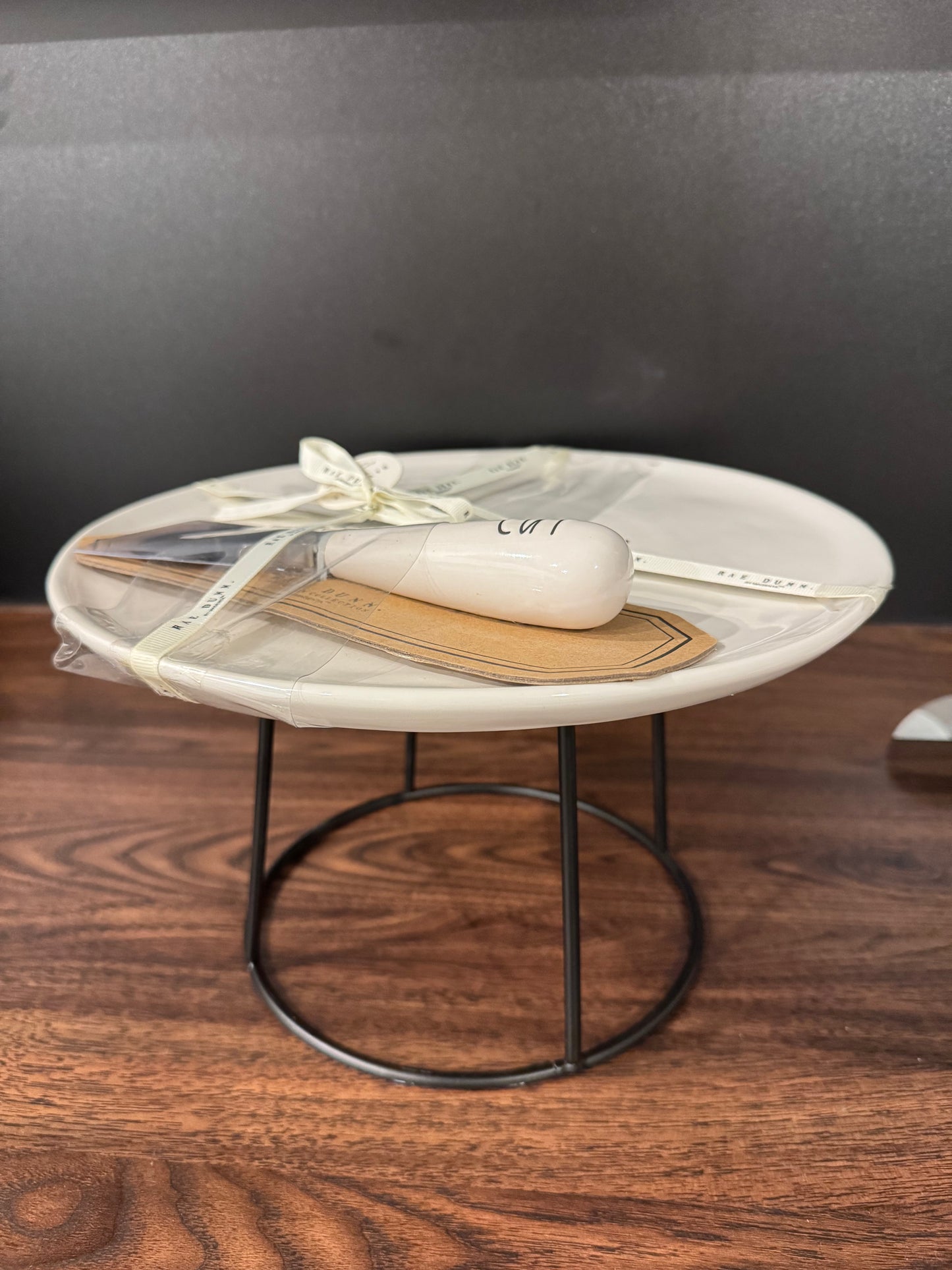 Rae Dunn Pizza Set - Pizza Plate, Stand and Cutter